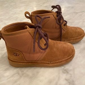 Boys UGG Chukka Neumel boots